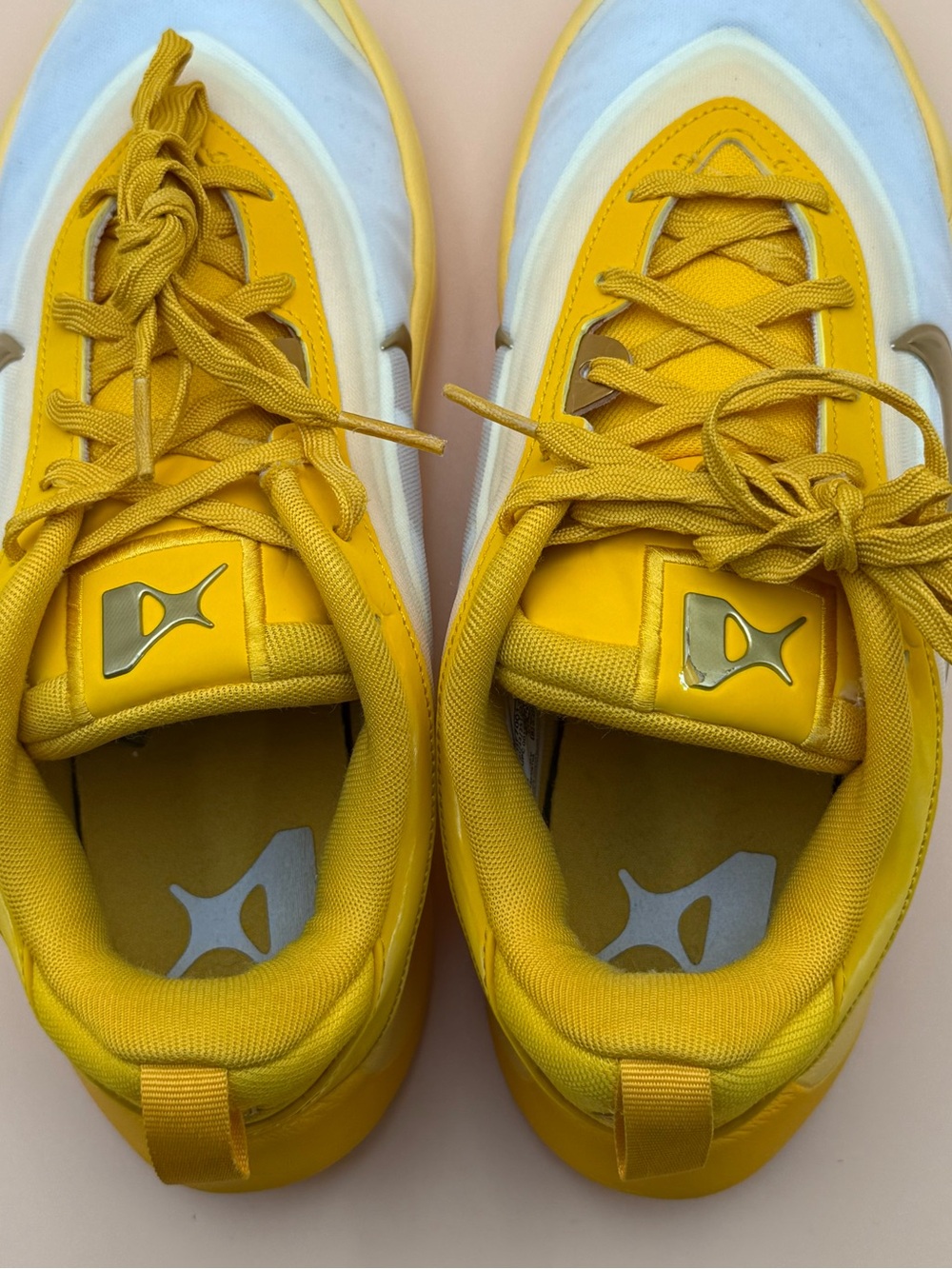 Nike HF7001-700 Kids 4.5Y / Women’s 6 Yellow White Sneakers EU 36.5 Pre-Owned - Picture 8 of 9